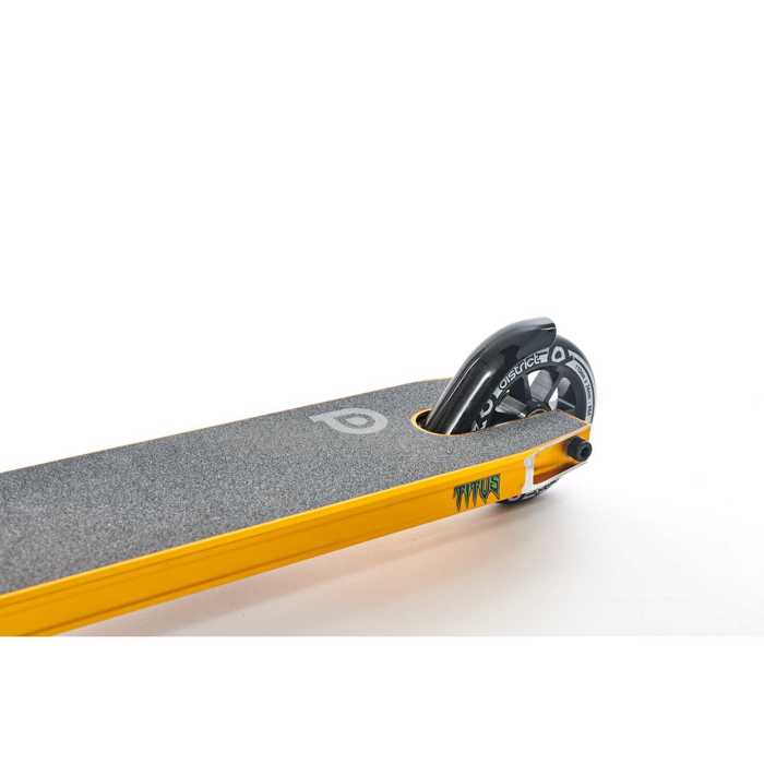 District Titus Scooter - Ano Gold/Black District Titus Patini - Ano Gold/Black